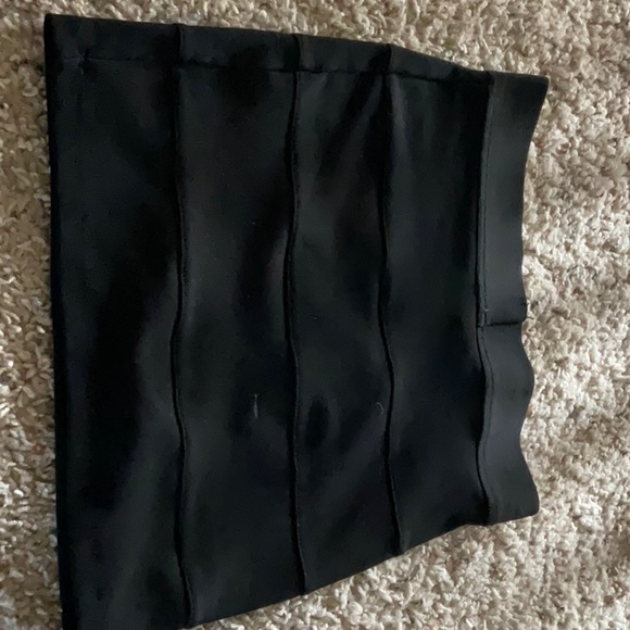 Black pencil skirt - Picture 2 of 2